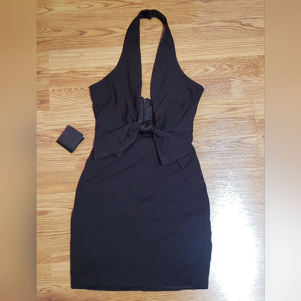 Bebe front bow deep V fitted dress